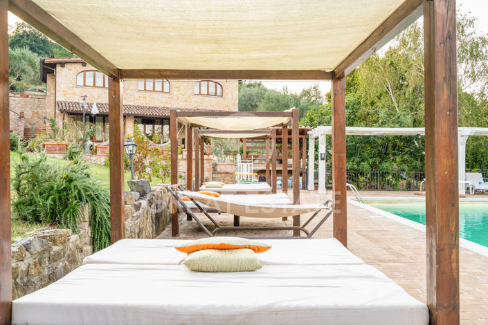 Image No.8-12 Bed Country House for sale