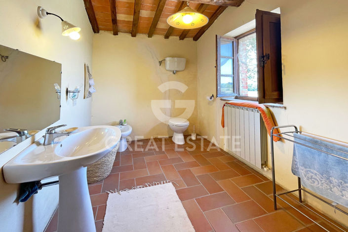 Image No.33-4 Bed Country House for sale