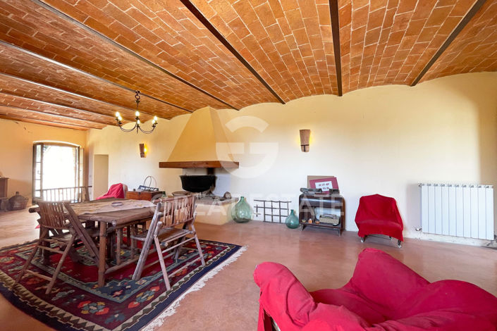 Image No.7-4 Bed Country House for sale