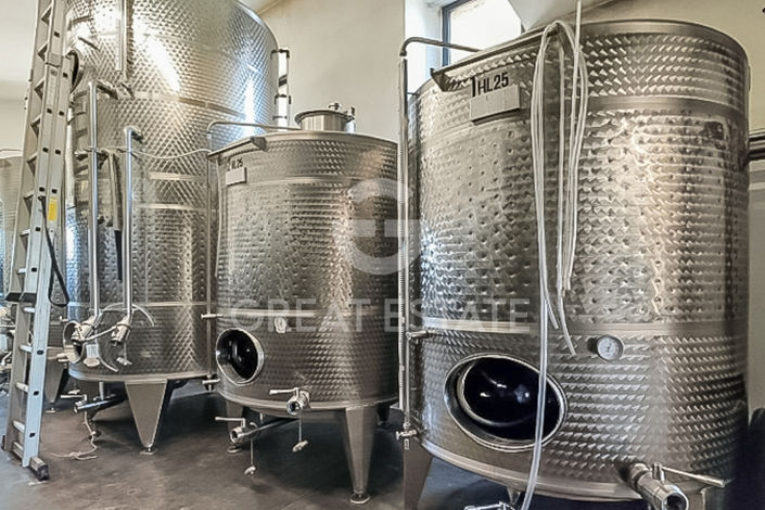 Image No.40-2 Bed Country House for sale