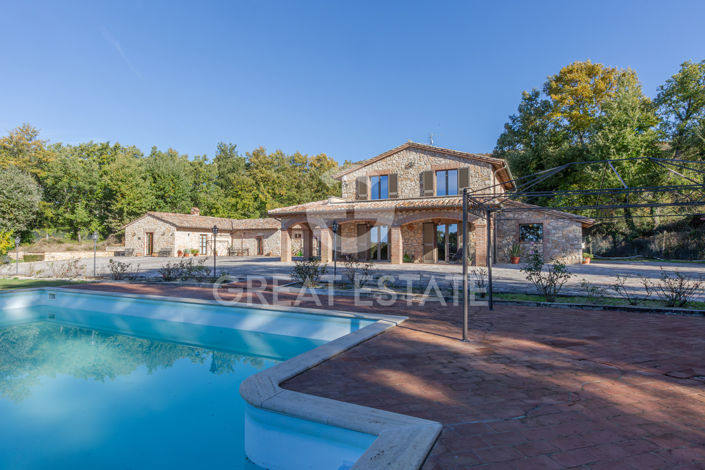 Image No.1-4 Bed Country House for sale