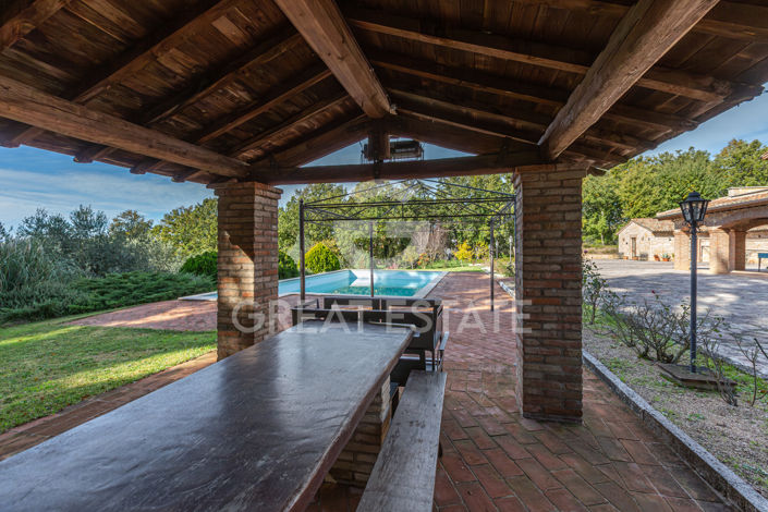 Image No.11-4 Bed Country House for sale