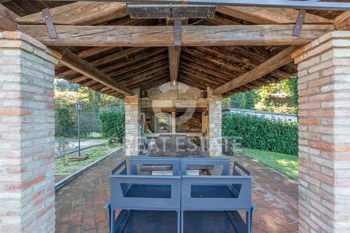 Image No.12-4 Bed Country House for sale