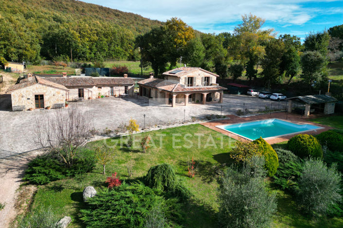 Image No.17-4 Bed Country House for sale