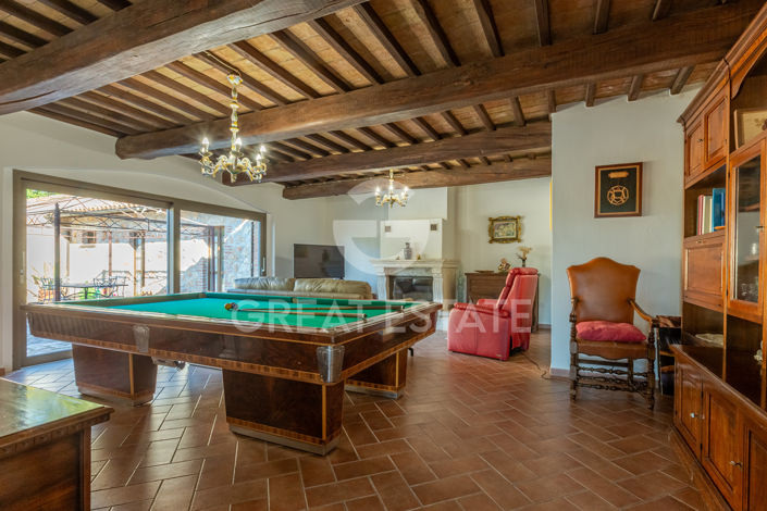 Image No.2-4 Bed Country House for sale