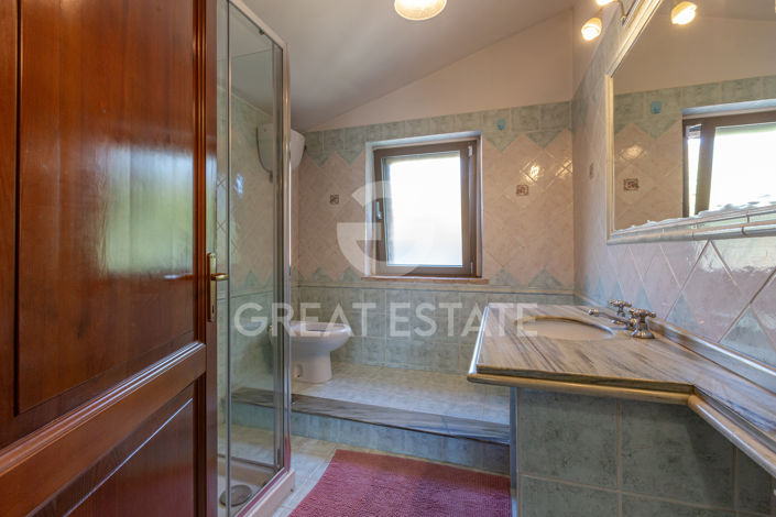 Image No.28-4 Bed Country House for sale