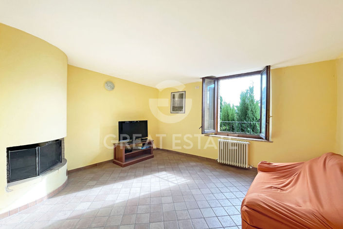 Image No.12-2 Bed Property for sale