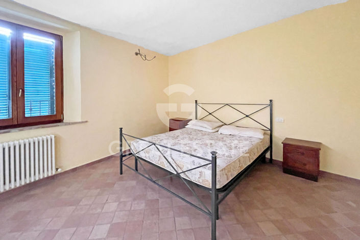 Image No.16-2 Bed Property for sale