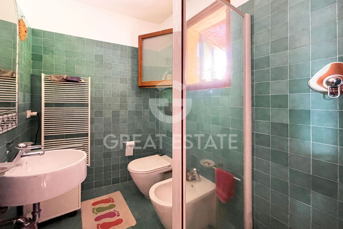 Image No.17-2 Bed Property for sale