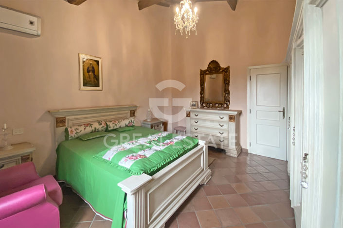 Image No.25-5 Bed Country House for sale