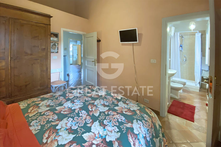 Image No.29-5 Bed Country House for sale