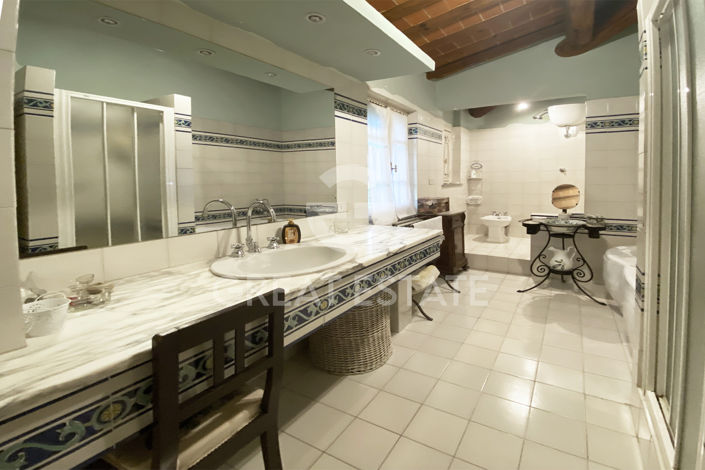 Image No.32-5 Bed Country House for sale