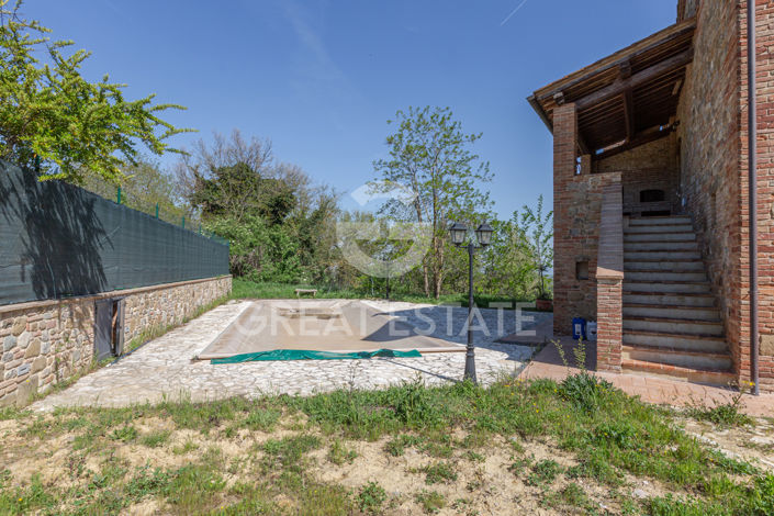 Image No.12-7 Bed Country House for sale