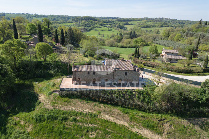 Image No.16-7 Bed Country House for sale