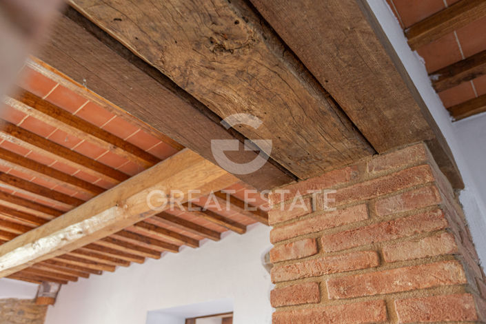 Image No.40-7 Bed Country House for sale