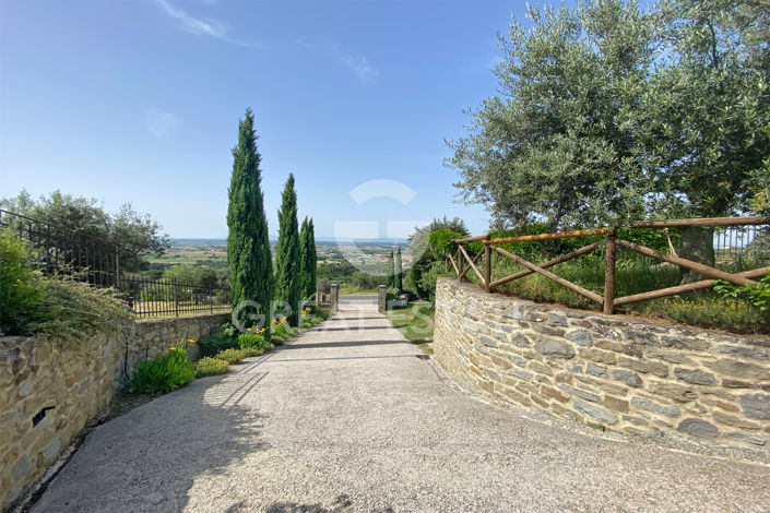 Image No.25-Maison de campagne de 4 chambres à vendre à Cortona