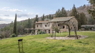4 Bed Country House for sale