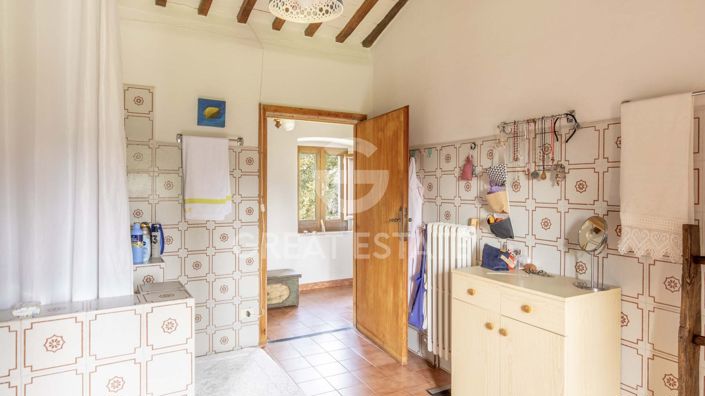 Image No.37-4 Bed Country House for sale