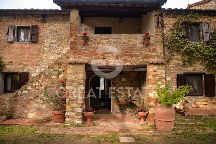 Image No.10-10 Bed Country House for sale