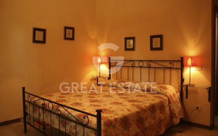 Image No.14-10 Bed Country House for sale