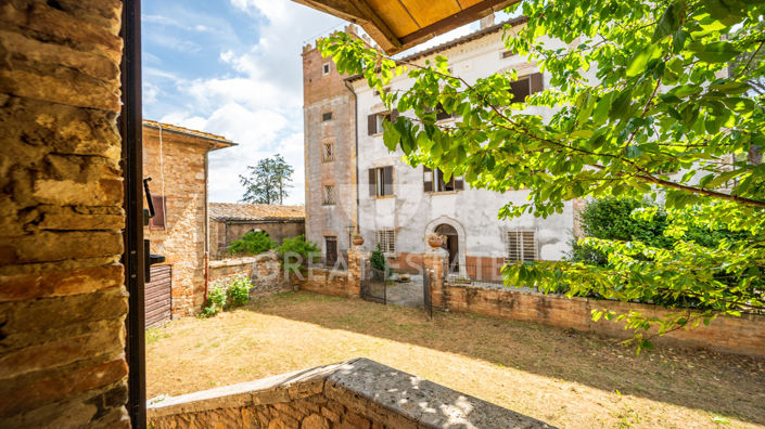 Image No.13-10 Bed Country House for sale