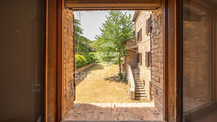 Image No.19-10 Bed Country House for sale