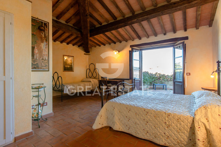 Image No.38-12 Bed Country House for sale