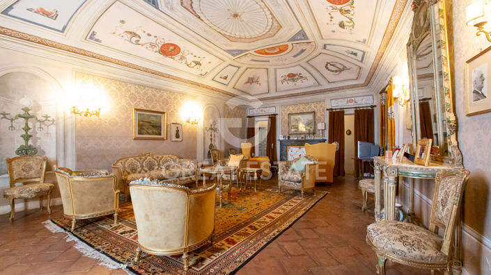 Image No.3-9 Bed Villa for sale