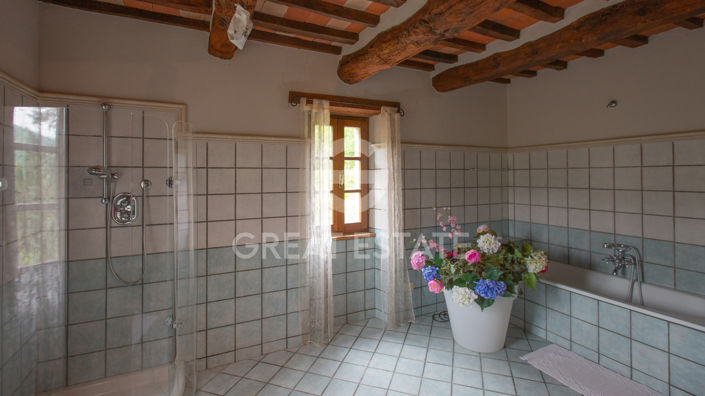 Image No.28-4 Bed Country House for sale