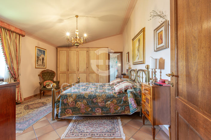 Image No.40-4 Bed Country House for sale