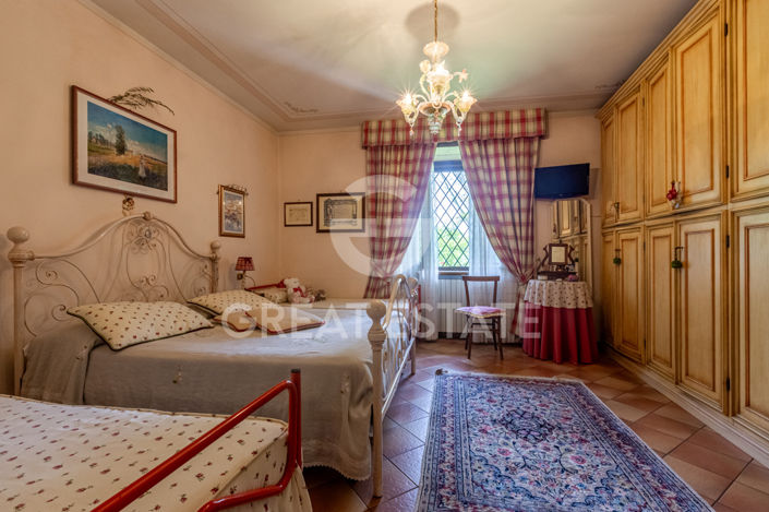 Image No.41-4 Bed Country House for sale