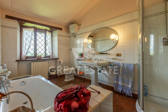 Image No.44-4 Bed Country House for sale