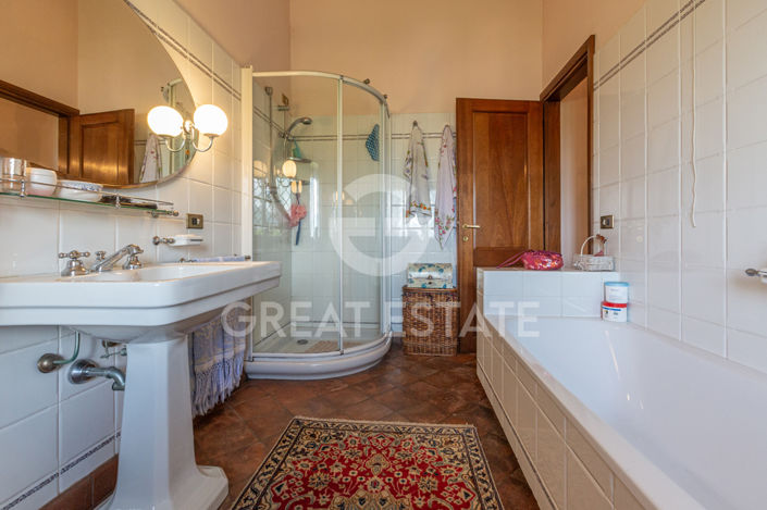 Image No.45-4 Bed Country House for sale