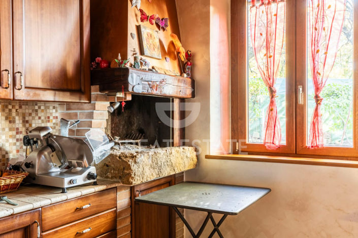 Image No.19-4 Bed Country House for sale