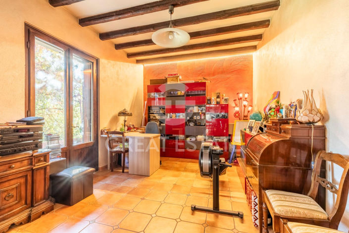 Image No.20-4 Bed Country House for sale