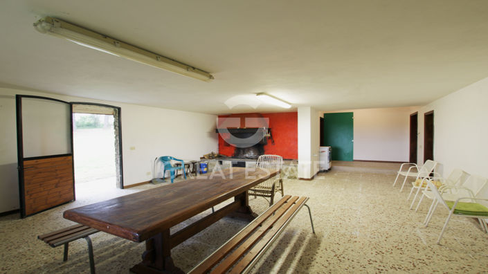 Image No.18-4 Bed Country House for sale