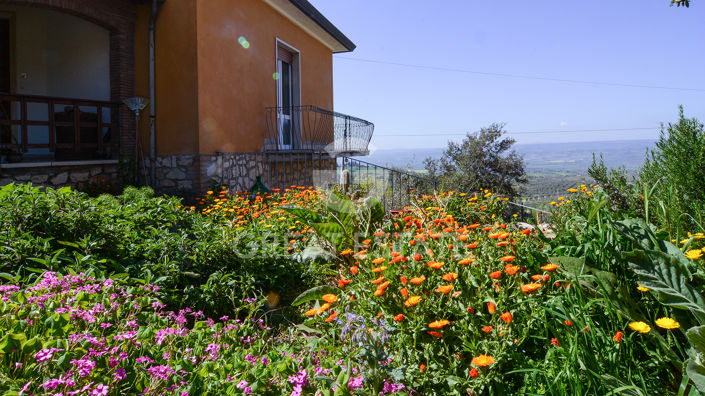 Image No.12-3 Bed Flat for sale