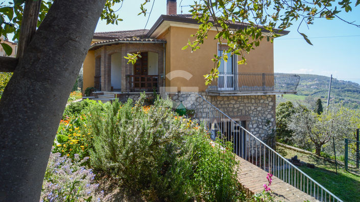 Image No.13-3 Bed Flat for sale