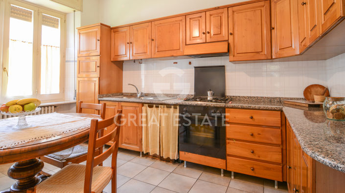 Image No.19-3 Bed Flat for sale