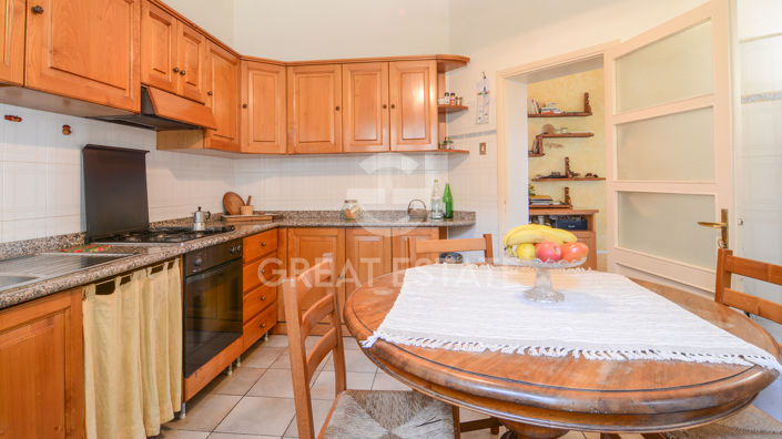 Image No.20-3 Bed Flat for sale