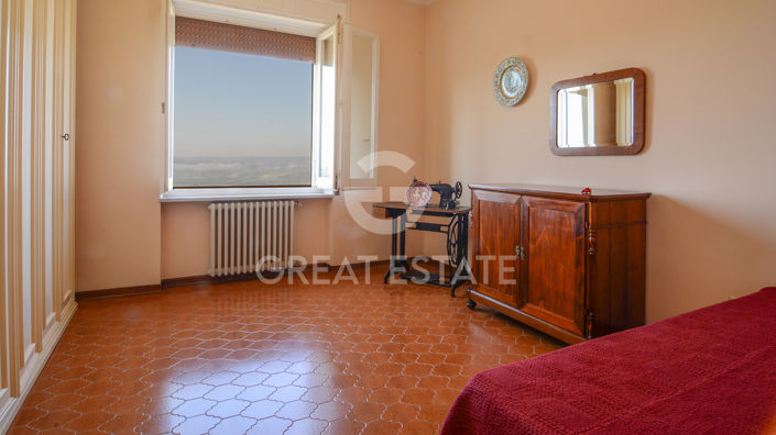 Image No.22-3 Bed Flat for sale