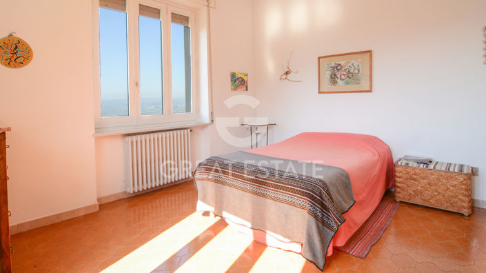 Image No.24-3 Bed Flat for sale