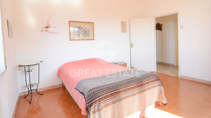 Image No.25-3 Bed Flat for sale