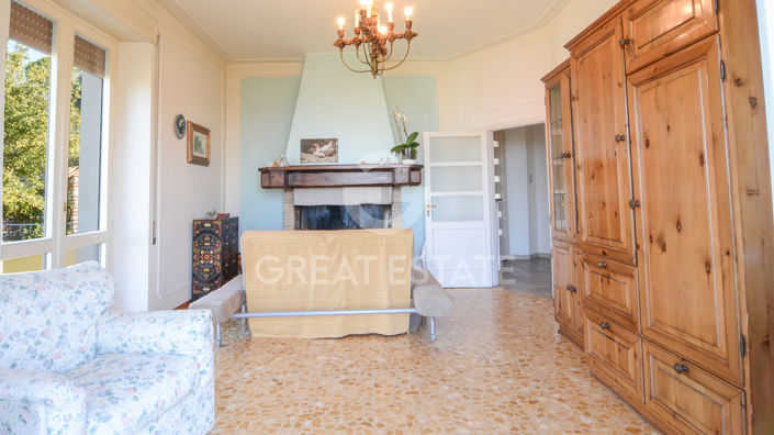 Image No.6-3 Bed Flat for sale