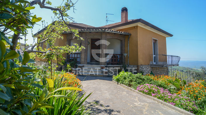 Image No.8-3 Bed Flat for sale