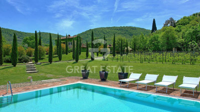 5 Bed Country House for sale