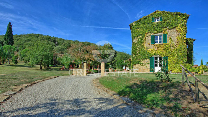 Image No.13-5 Bed Country House for sale