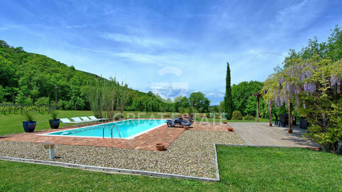 Image No.16-5 Bed Country House for sale