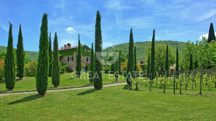 Image No.18-5 Bed Country House for sale