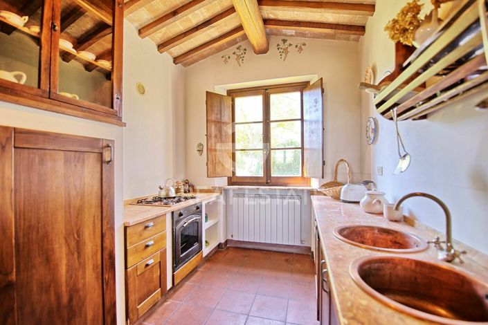 Image No.18-10 Bed Country House for sale